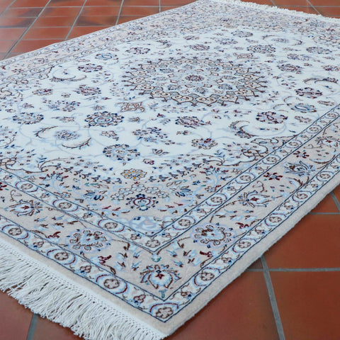 Fine handmade Oriental Nain rug - 30625301