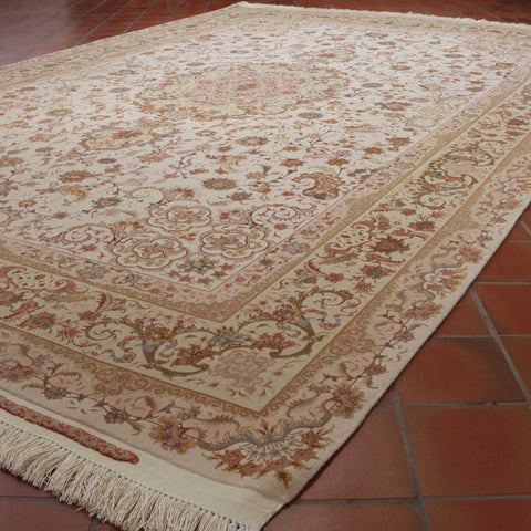 Handmade extra fine Oriental Tabriz carpet - 308692