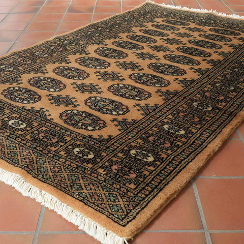 Handmade Pakistan Mori Bokhara rug - 309378