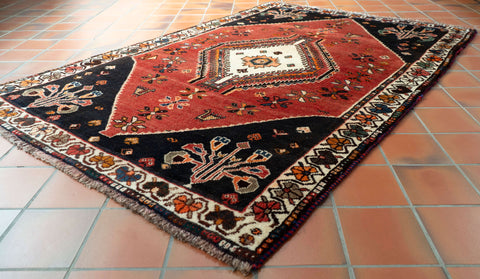 Handmade Oriental Qashqai rug - 309684