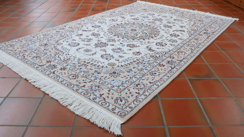 Fine handmade Oriental Nain rug - 30625301