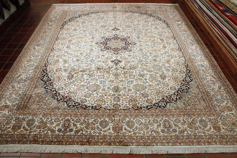 Fine handmade Kashmir silk carpet - 30725296