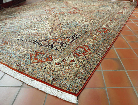 Fine handmade Kashmir silk carpet - 307298